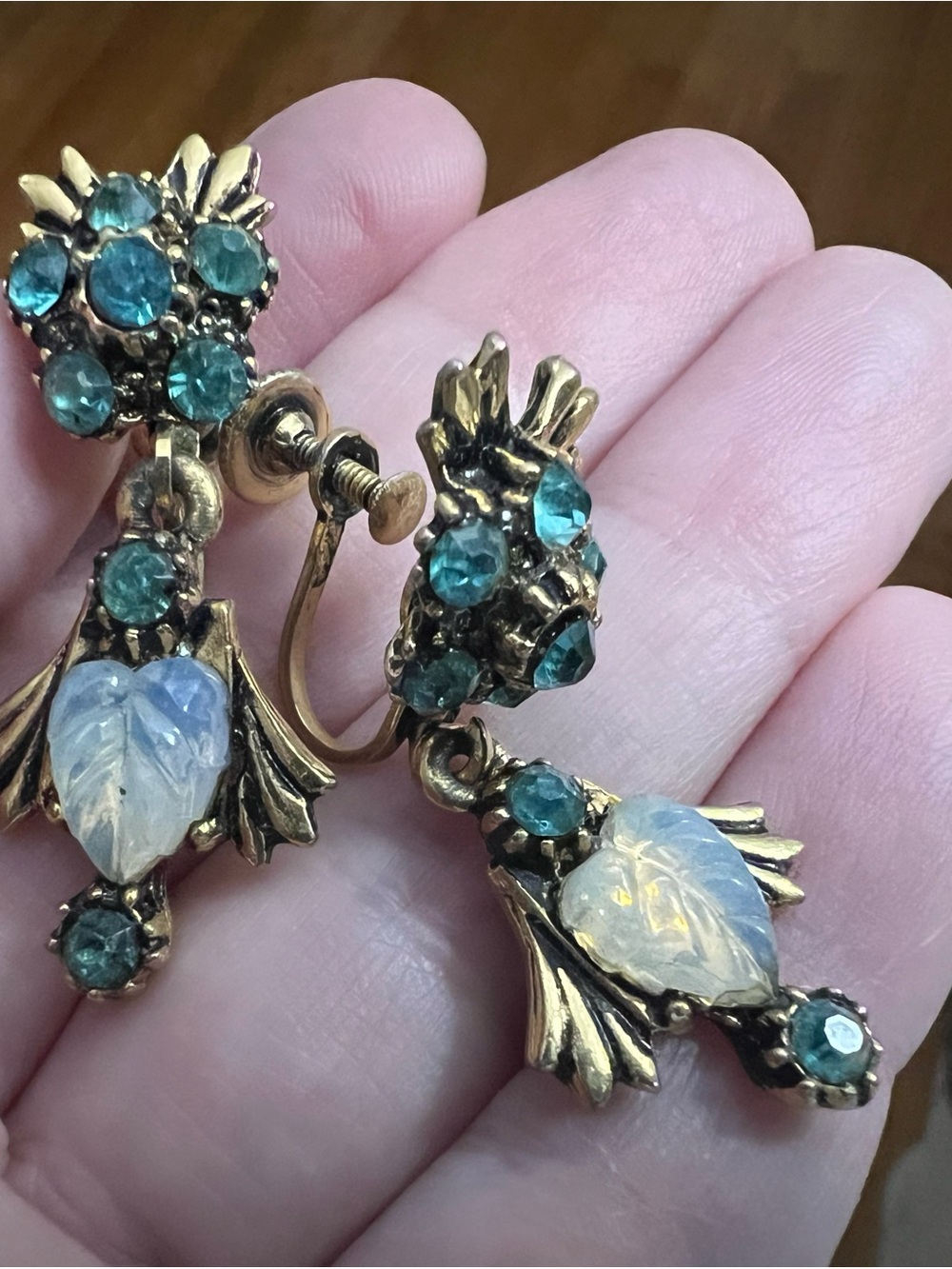 Vintage Clip-on Earrings and Ring - Picture 7 of 10
